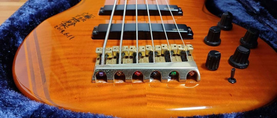 ベース　YAMAHA TRB-Custom
