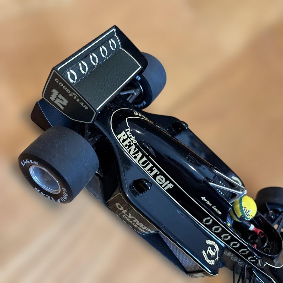 ミニチャンプスロータス97T アイルトンセナ　ルノー1/18 箱無し