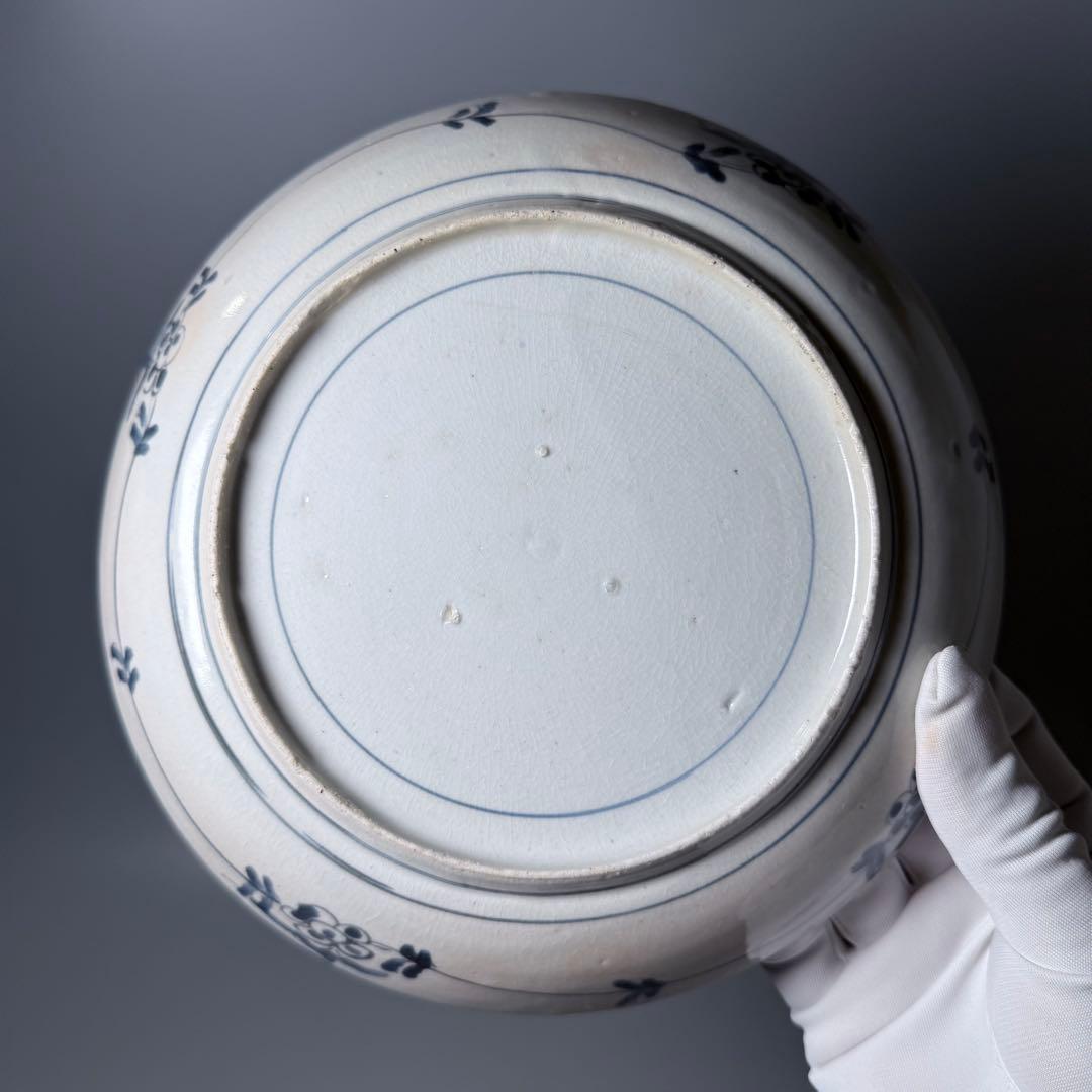 江戸中期　古伊万里　染付鳥蝶図七寸皿　裏唐草　鳥の躍動感！　20.4cm 古美術