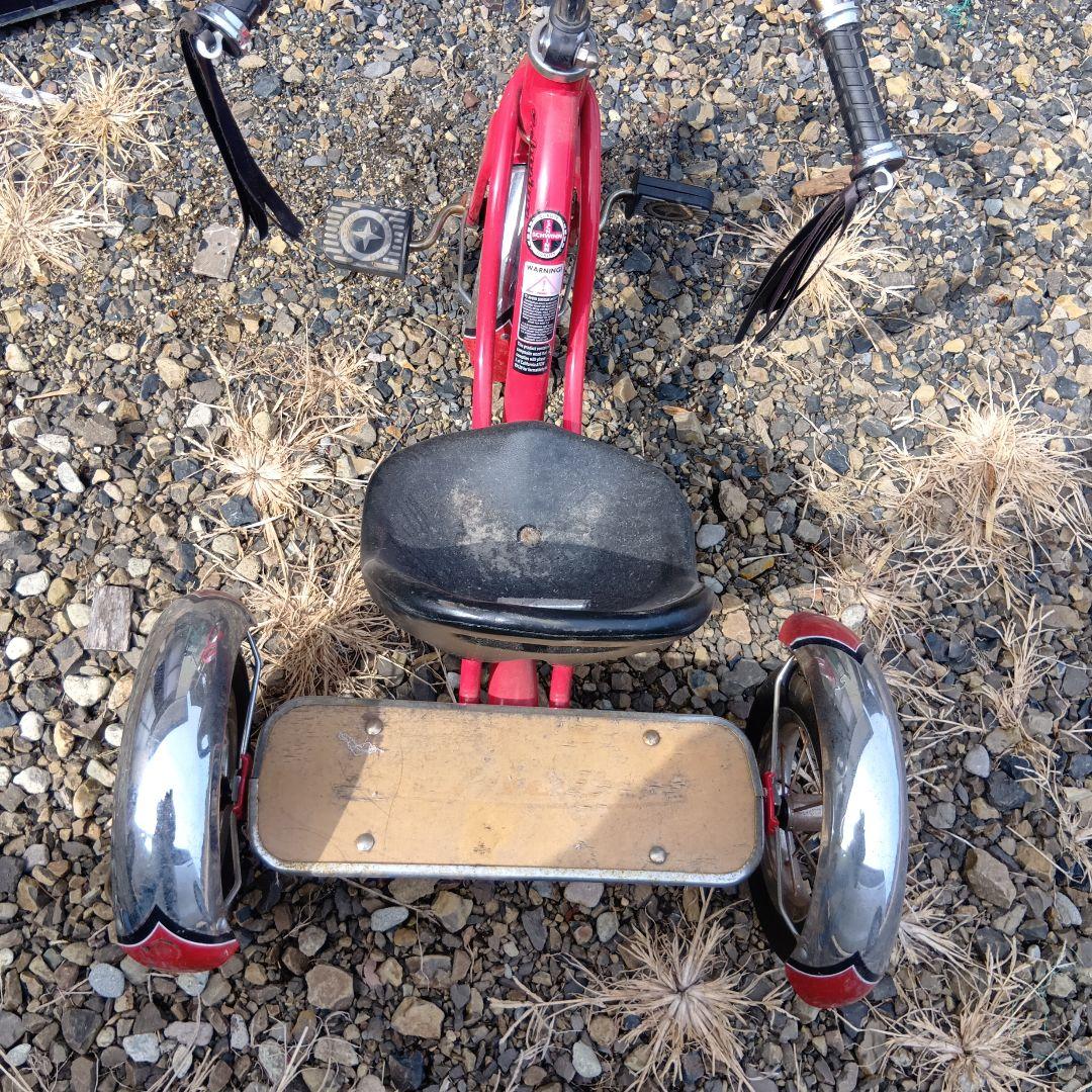 赤い三輪車 金属フレーム