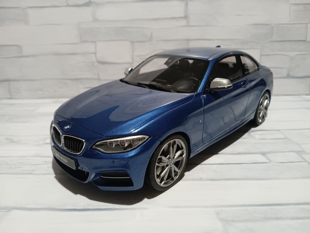 1/18  2シリーズ　クーペ　M235i F22　ミニカー　ブルー