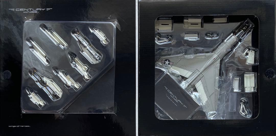 希少絶版新品　センチュリーウイングス/ 1/72 米海兵隊F-８E クルセイダー