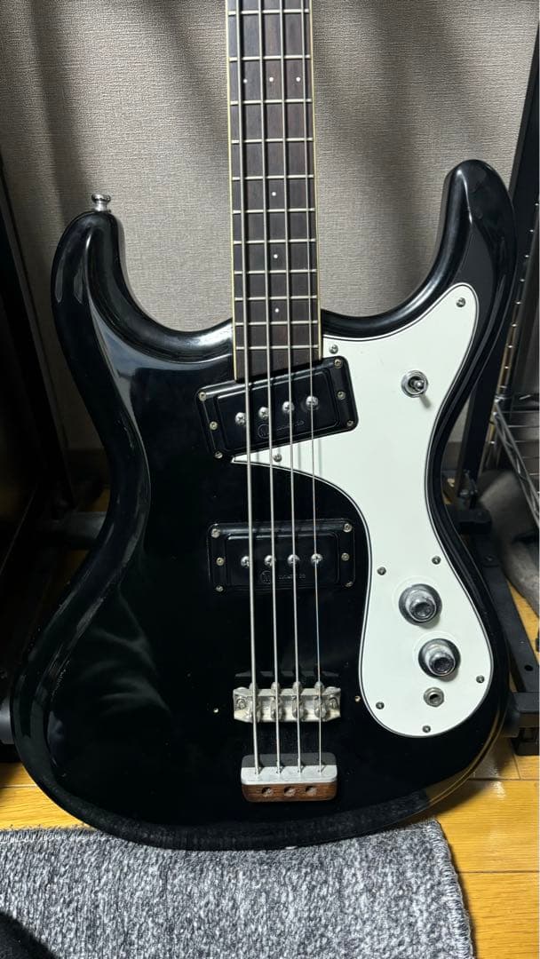 mosrite avenger ベース
