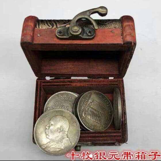 銀元銀貨は箱を持って民国の袁大頭銀元十枚を模倣します