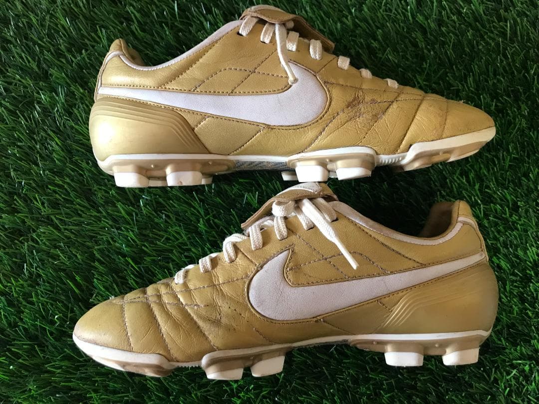 NIKE テイエンポレジェンドＲ10 HG　ロナウジーニョ 25.0cm