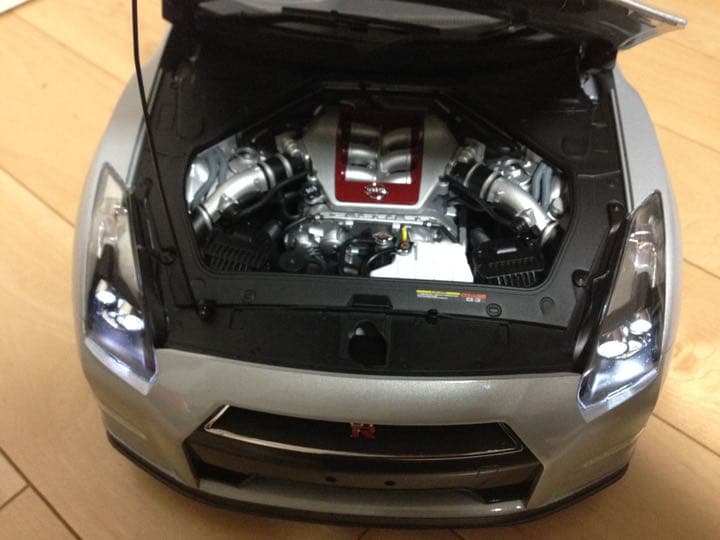 イーグルモス R35 GT-R 1/8スケール 完成品