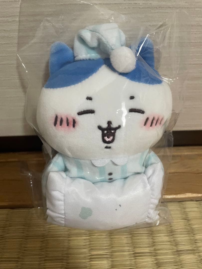 ちいかわ デスクトップから見守るひっかけぬいぐるみ 3個➕ミニカゴセット
