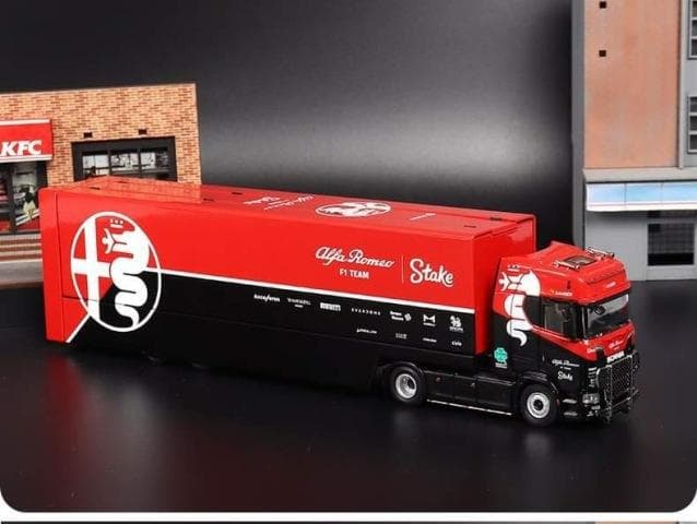 ケンファイ 1/64 スカニア  トランスポーター アルファロメオ
