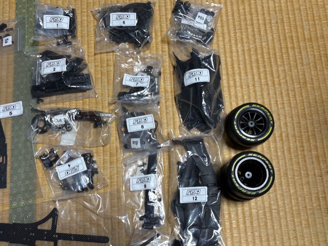 【バイキング】SERPENT 1/8 電動4WD F1キット F190
