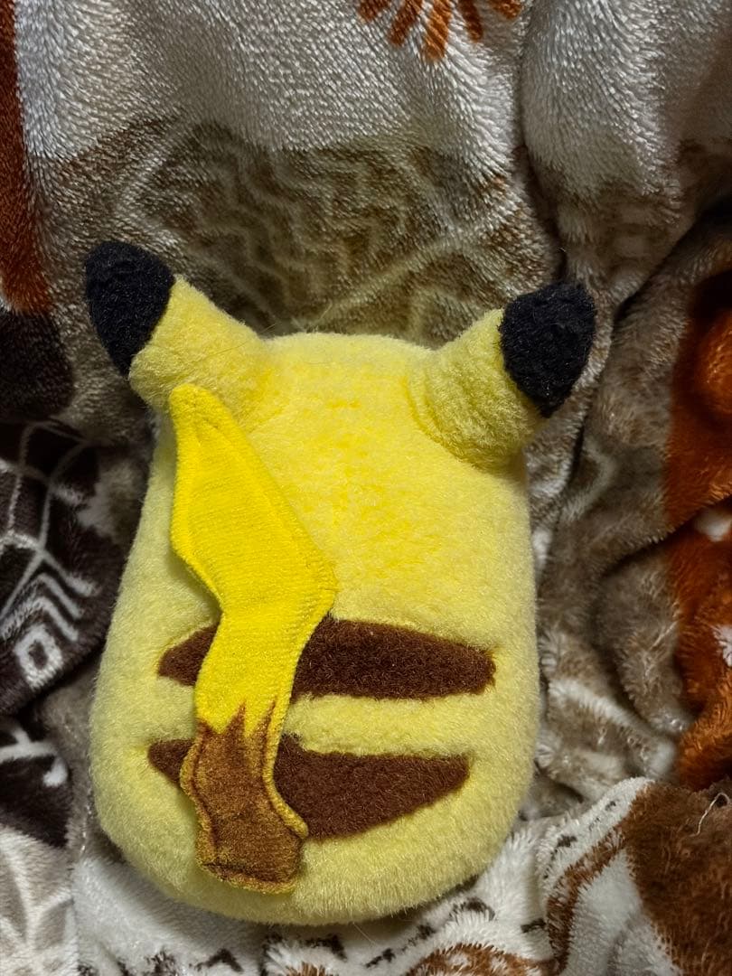 タグなし　初期ピカチュウ　ぬいぐるみ