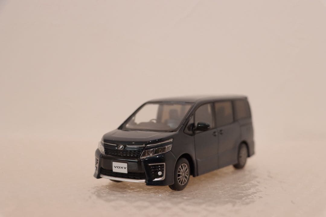 ヴォクシー VOXY 80系前期　カラーサンプルミニカー　非売品　ブラック