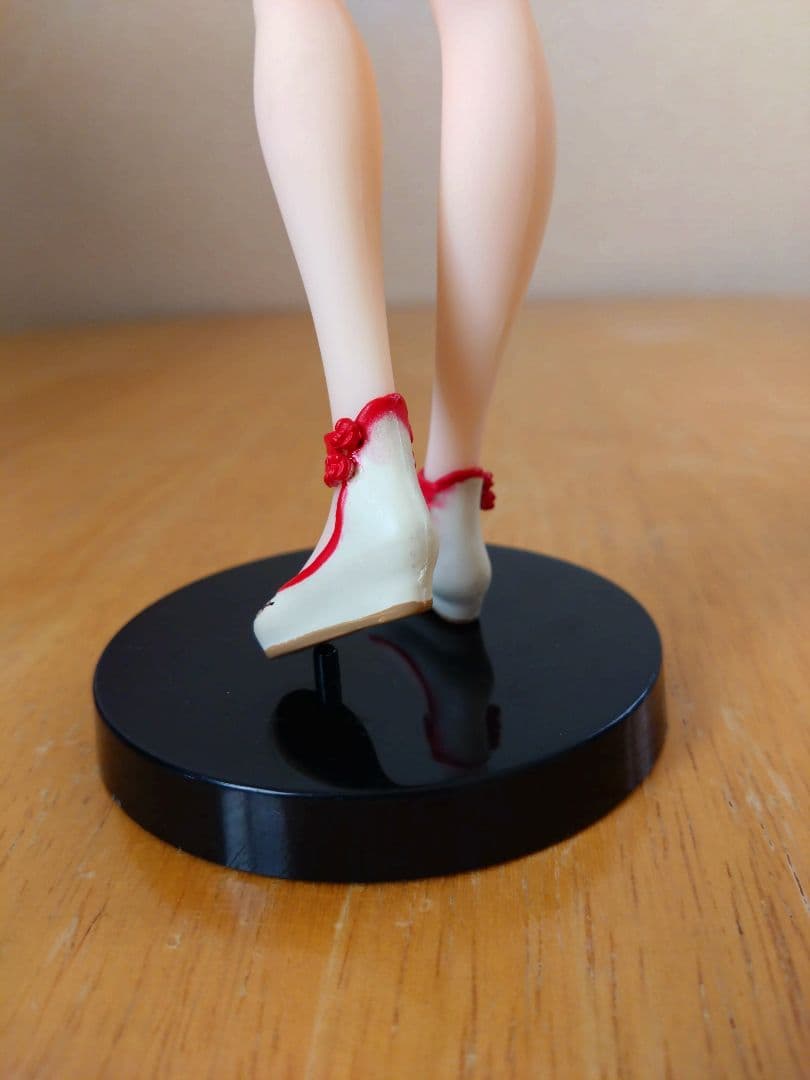 彼女お借りします特典フィギュア・缶バッチ時計・スマホ用防水ポーチ・複製原画セット