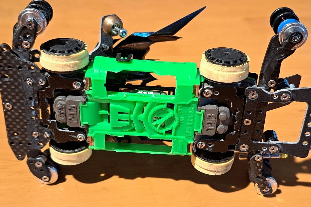 ミニ四駆　MSフレキ　フルカスタム　蛍光シャーシ　,レース仕様　ファイヤー塗装