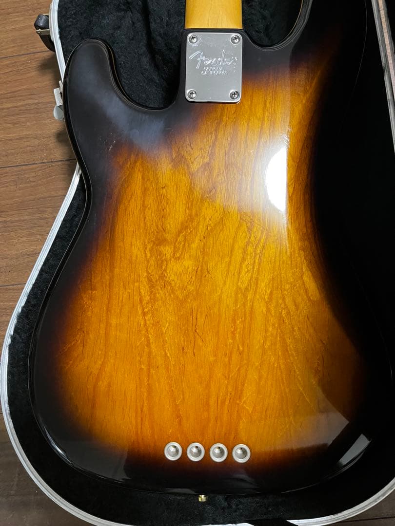 Fender Precision Bass サンバースト