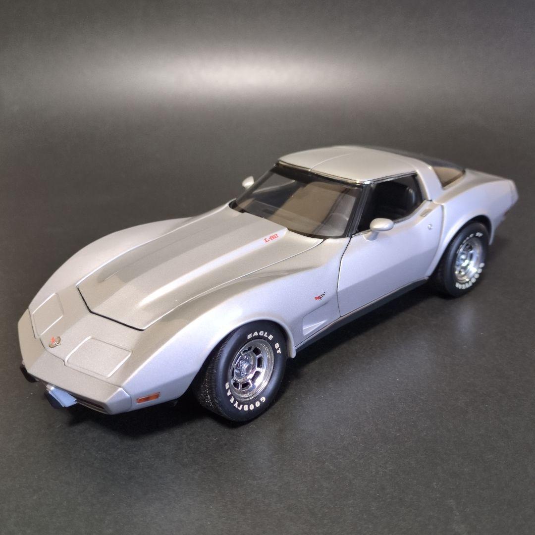 1/18ミニカー　UTモデル　シボレー コルベット スティングレイ C3