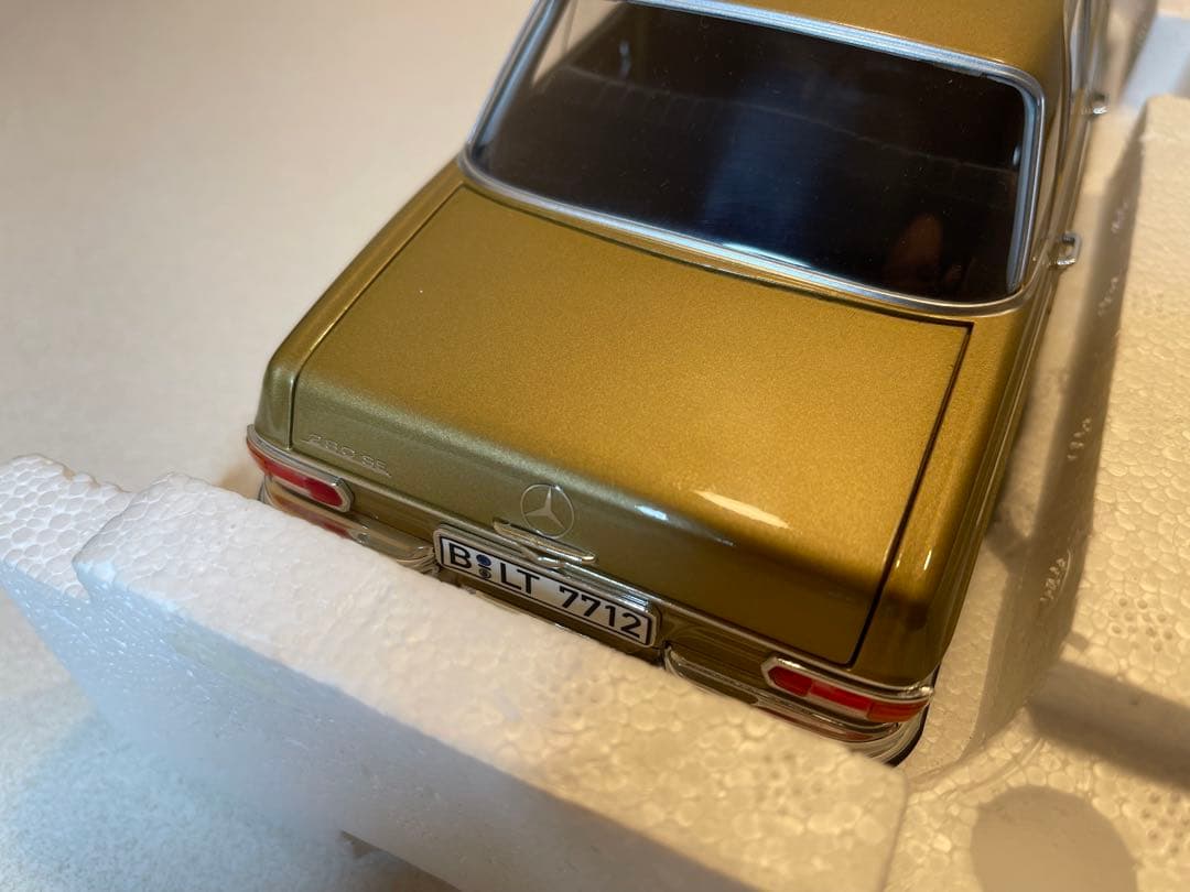 訳あり！ ノレブ社製 1/18 メルセデス-ベンツ 280SE 1969！