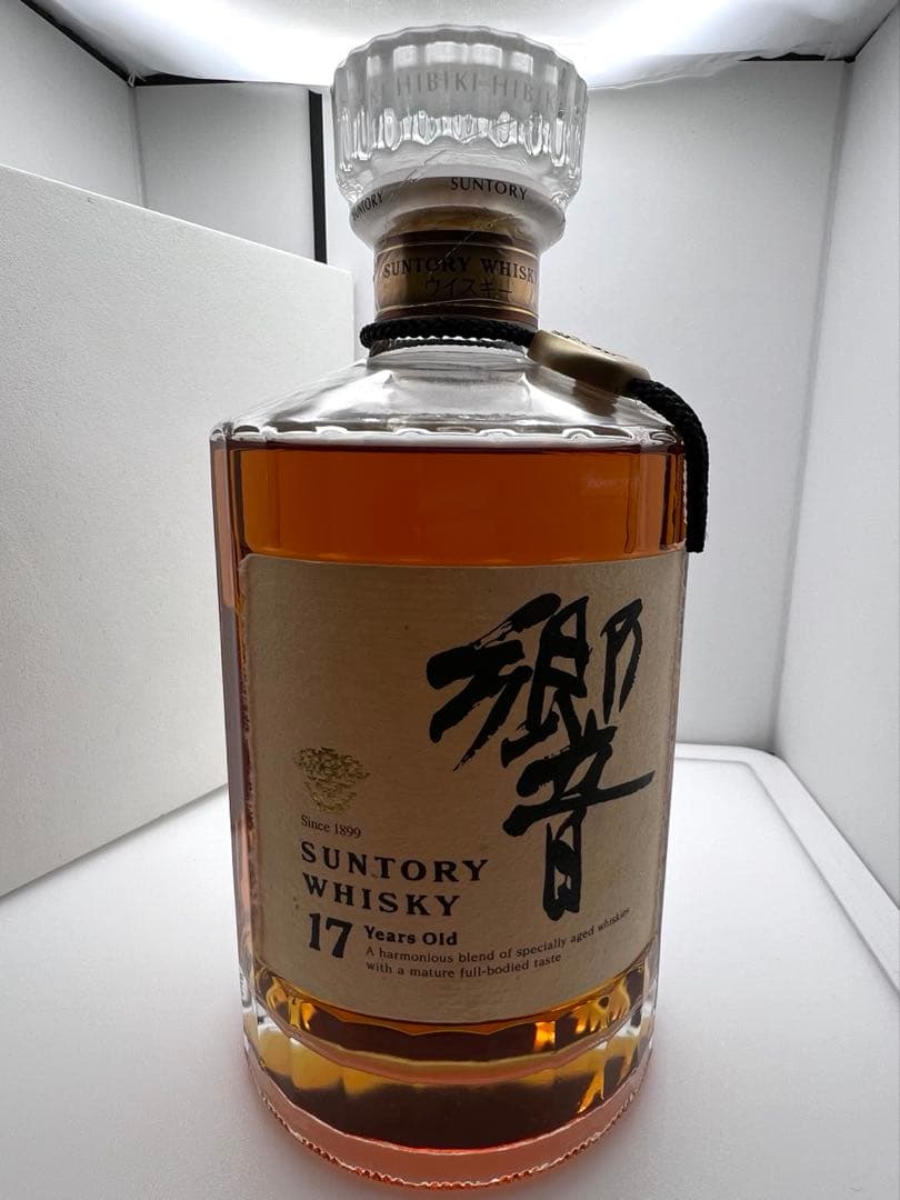 E*3様 響　17年　700ml 43% 未開封　オークションに なります。