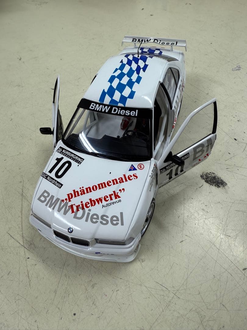 激レア！！ E36 320d 1:18 ミニカー