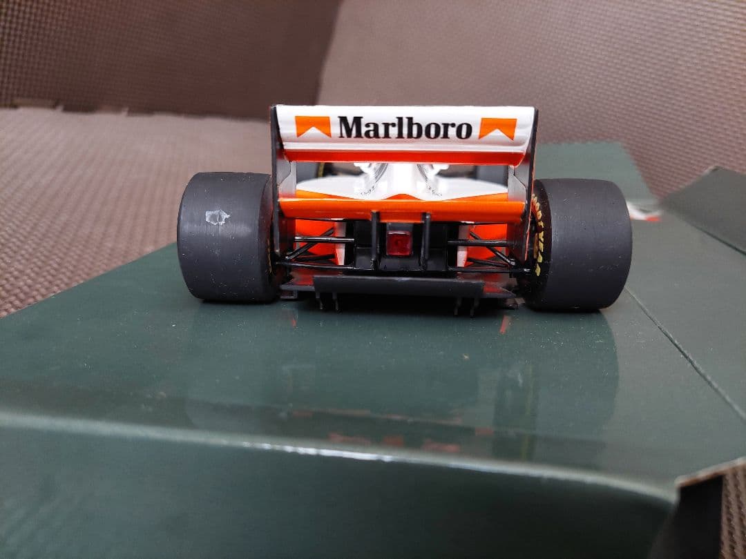 PMA 1/18 マクラーレンMP4/8 ＃８ A.セナ　Marlboroロゴ