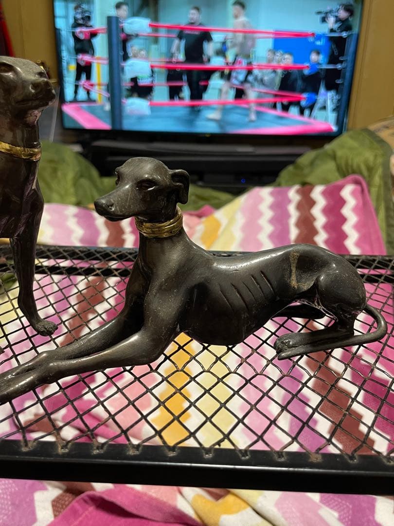犬 グレイハウンドのブロンズ？置物2体セット