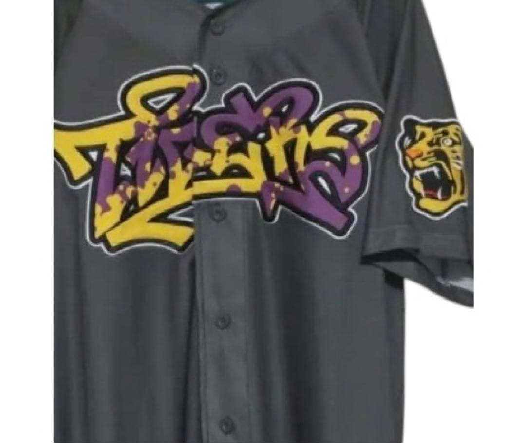 【極美品】阪神タイガース 2024 HIP HOP デザイン ユニフォーム　XO