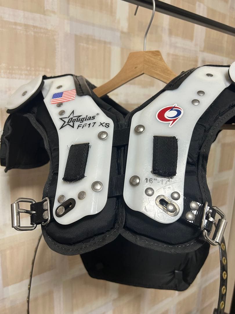 ダグラス ショルダーパッド FF17 XS バックプレート付き 値下げ交渉あり