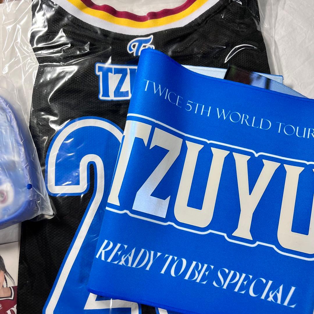 TWICE READY TO BE ツウィ TZUYU ライブ グッズ