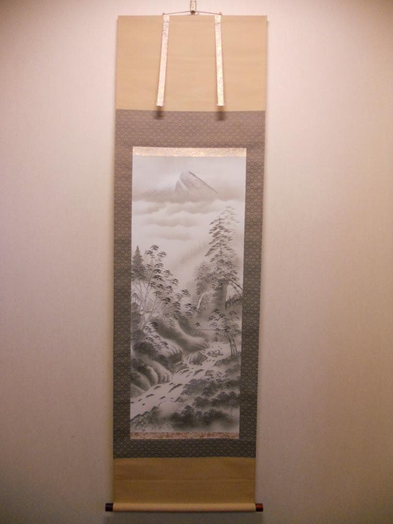 掛け軸 若山春水 富士山水 絹本 希少 軸装 茶道具 掛軸 美品 です。