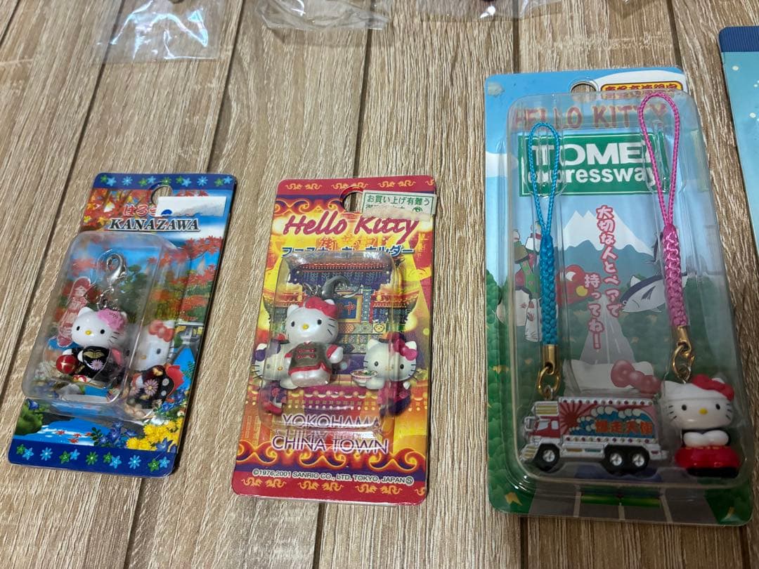 【ご当地キティ】ファースナーマスコット/11個/まとめ売り