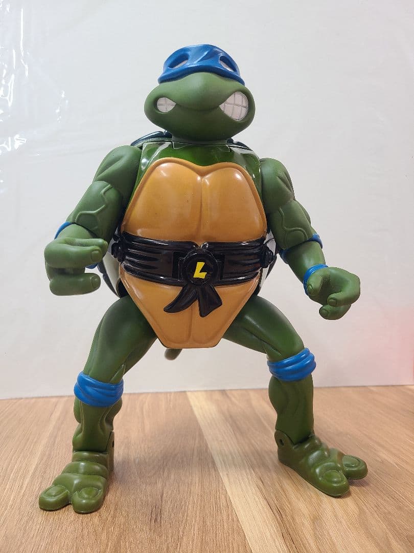タートルズ　ジャイアントフィギュア