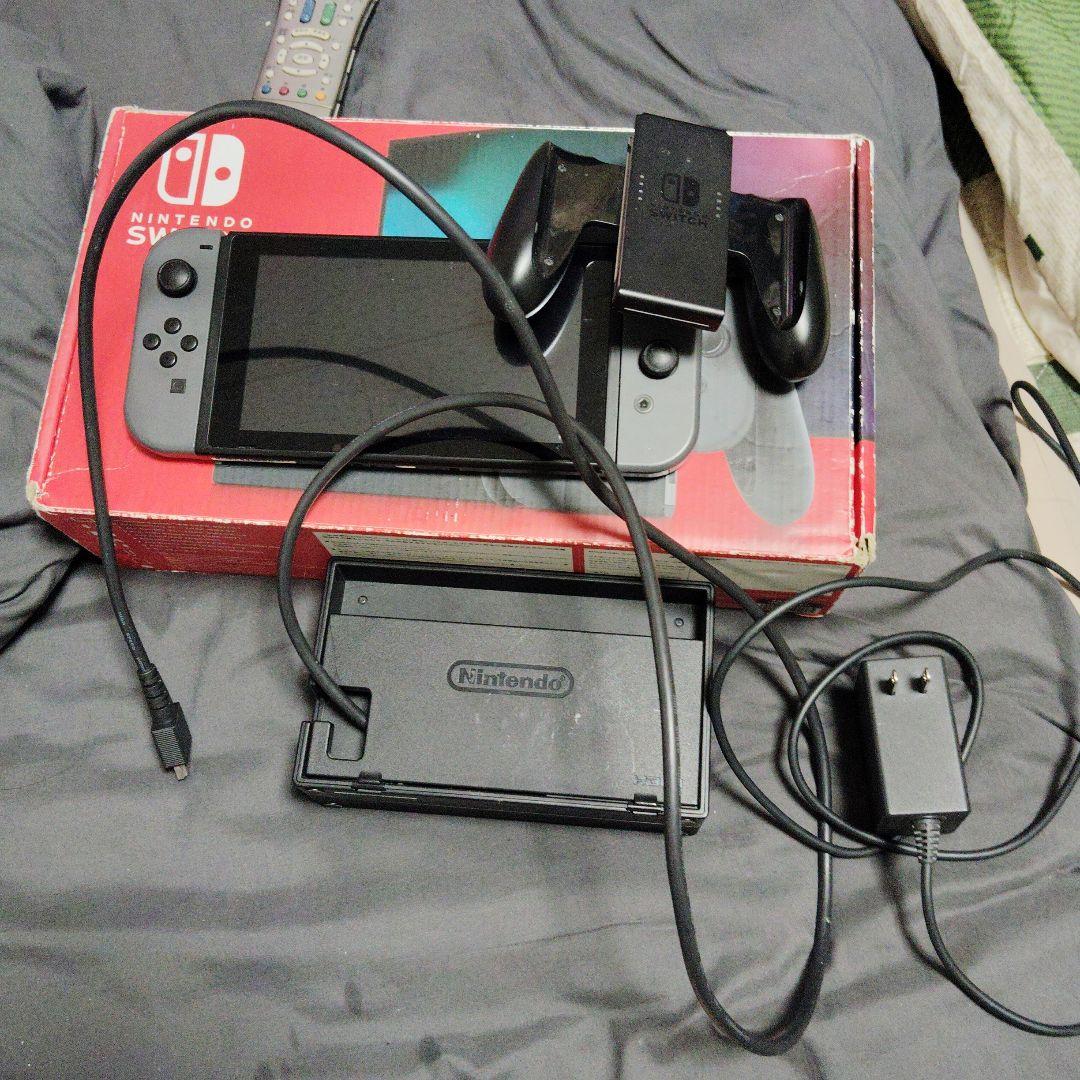 Nintendo Switch 本体と付属品