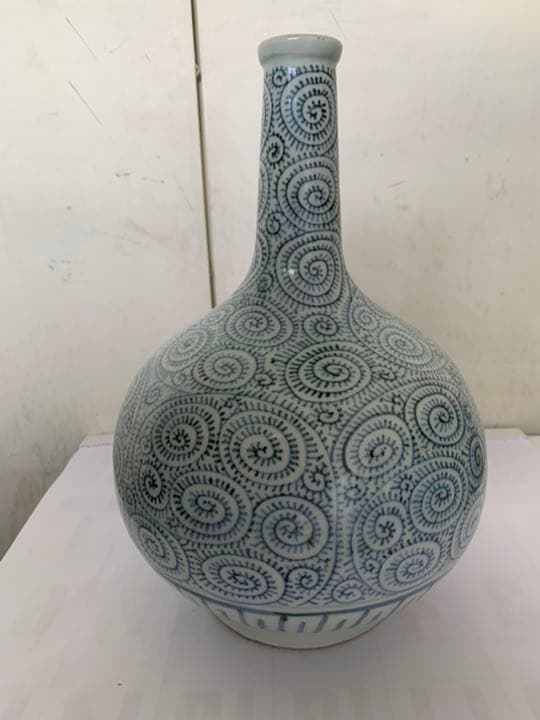 古伊万里　染付蛸唐草模様　壺　江戸時代　完品