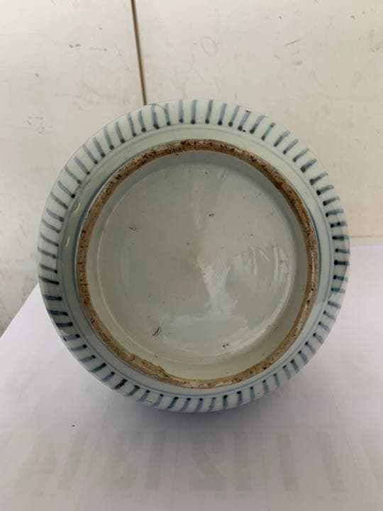 古伊万里　染付蛸唐草模様　壺　江戸時代　完品