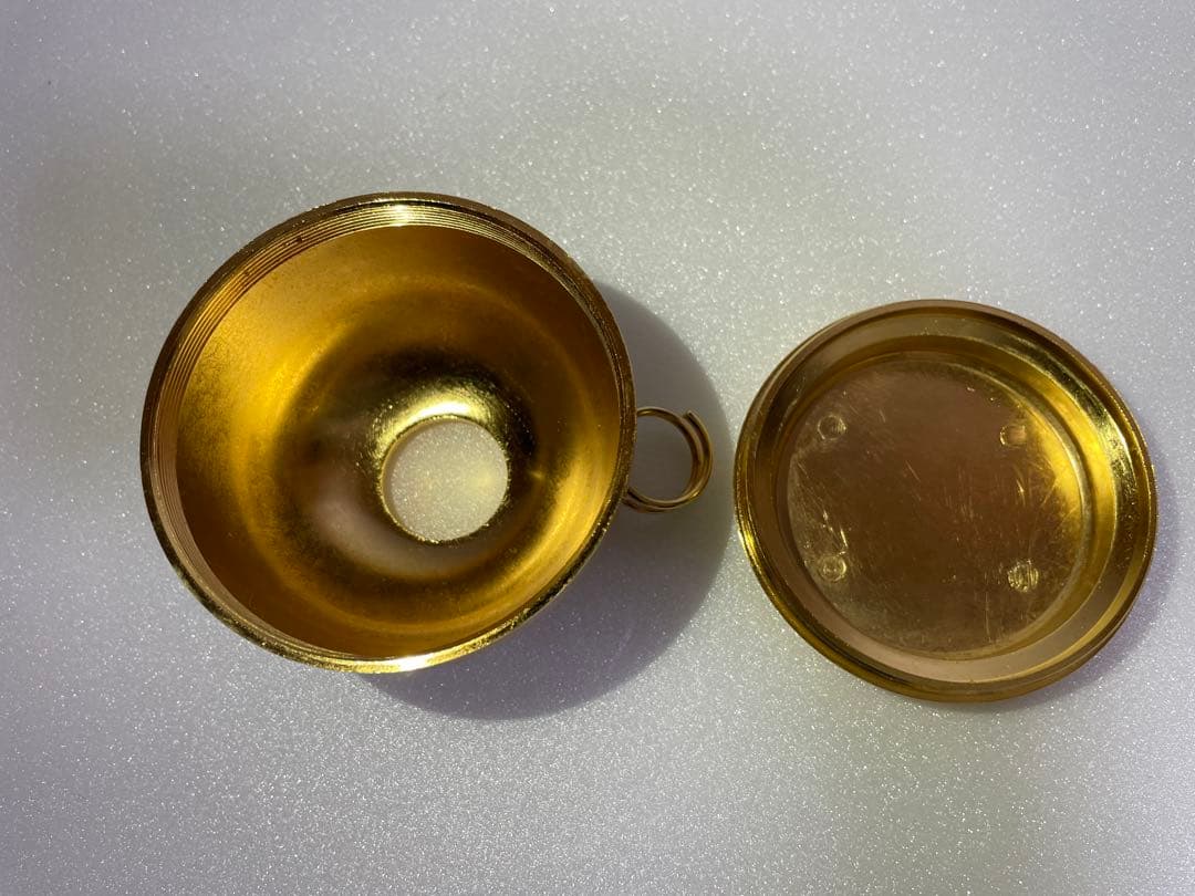 金色の茶釜