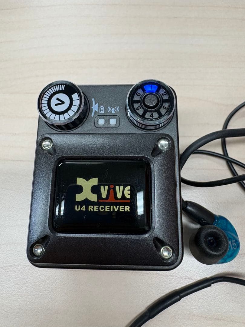 XVIVE U4 ワイヤレスシステム SHURE SE215イヤフォン付き