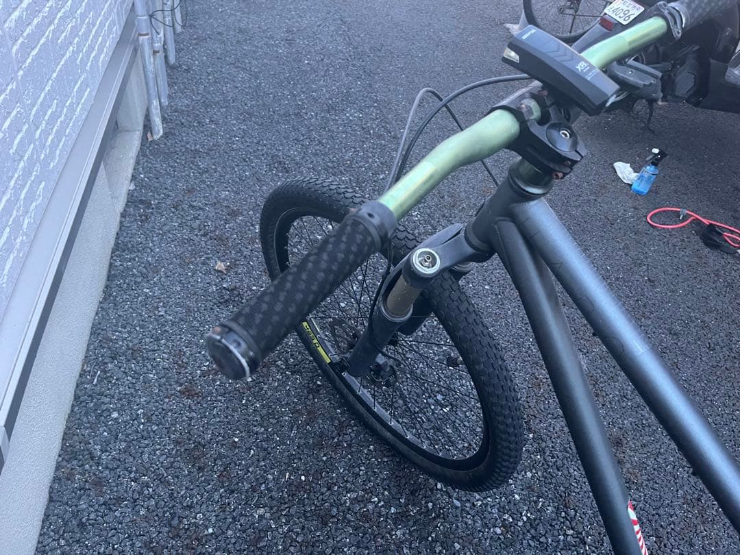 『直接お渡しできる方』BMXバイク グレー 26インチ フロントサスペンション