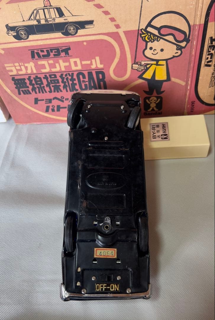 希少 当時もの バンダイ社製 ラジコンカー パトカー 警視庁 ブリキ素材 箱付き