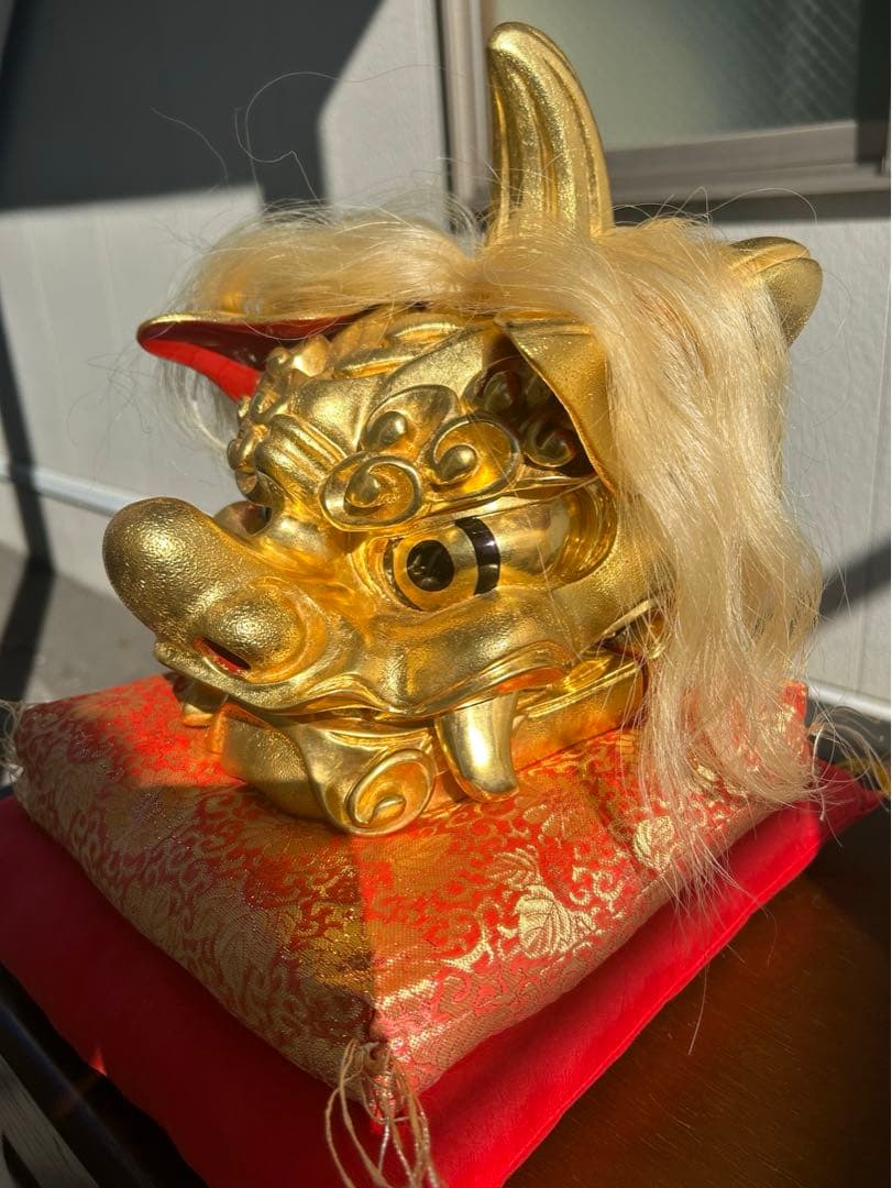 【井波彫刻　野村清宝作　獅子頭　木彫　金箔貼り　】一刀彫　縁起置物　木工芸