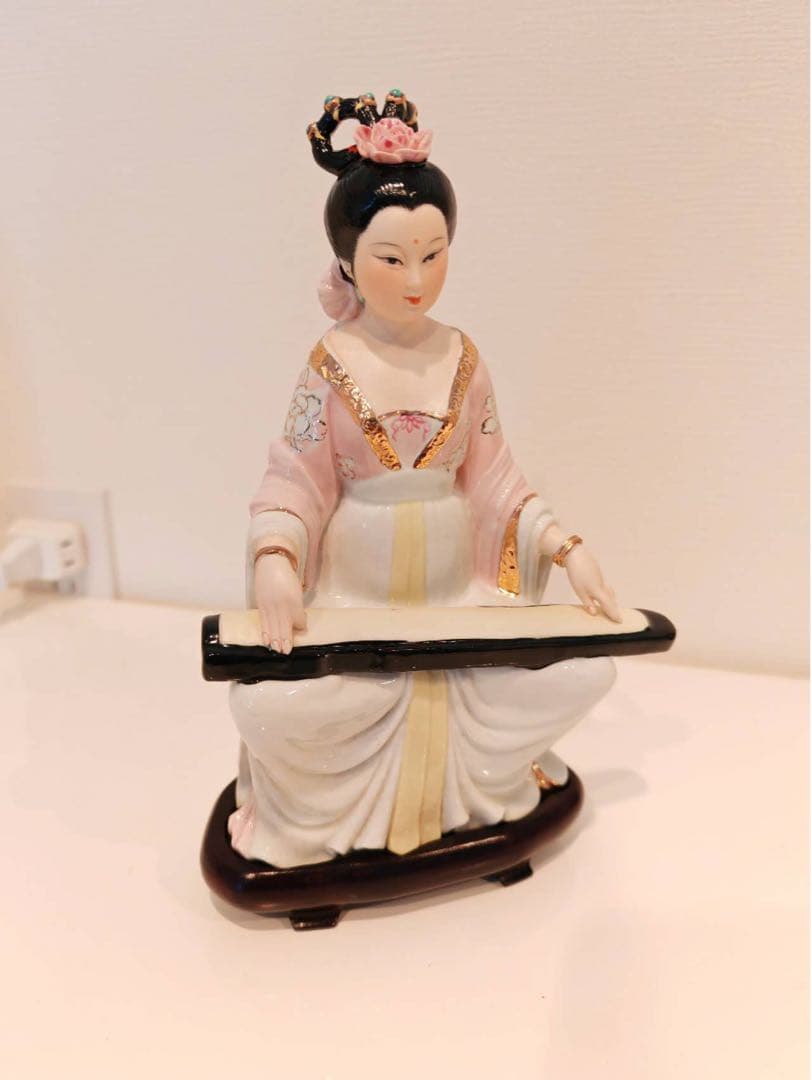 陶器人形 古代中国の多彩な楽器を持つ陶器製美人女性像8体セット 中国芸術品