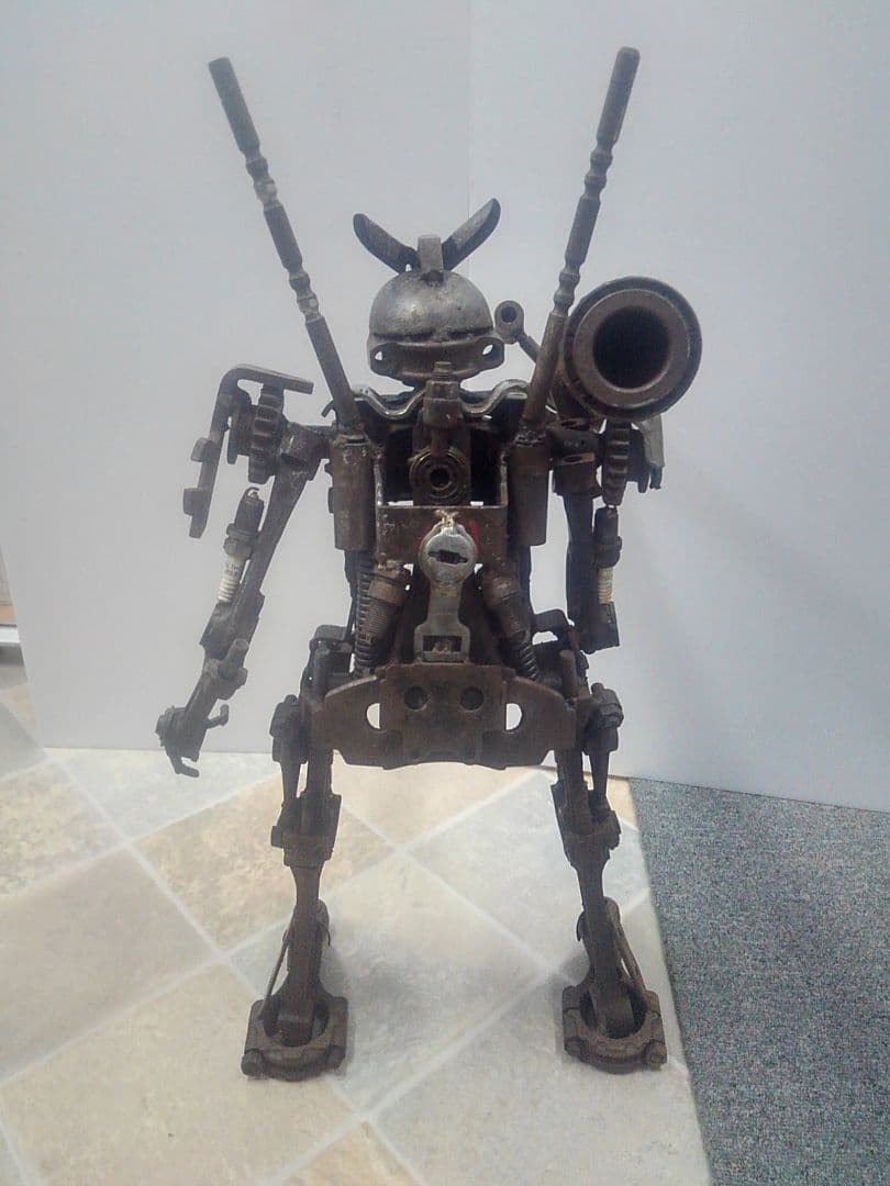手作り　鉄製ロボット　ガンダム風