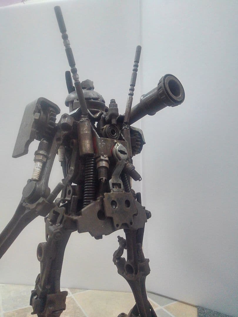 手作り　鉄製ロボット　ガンダム風