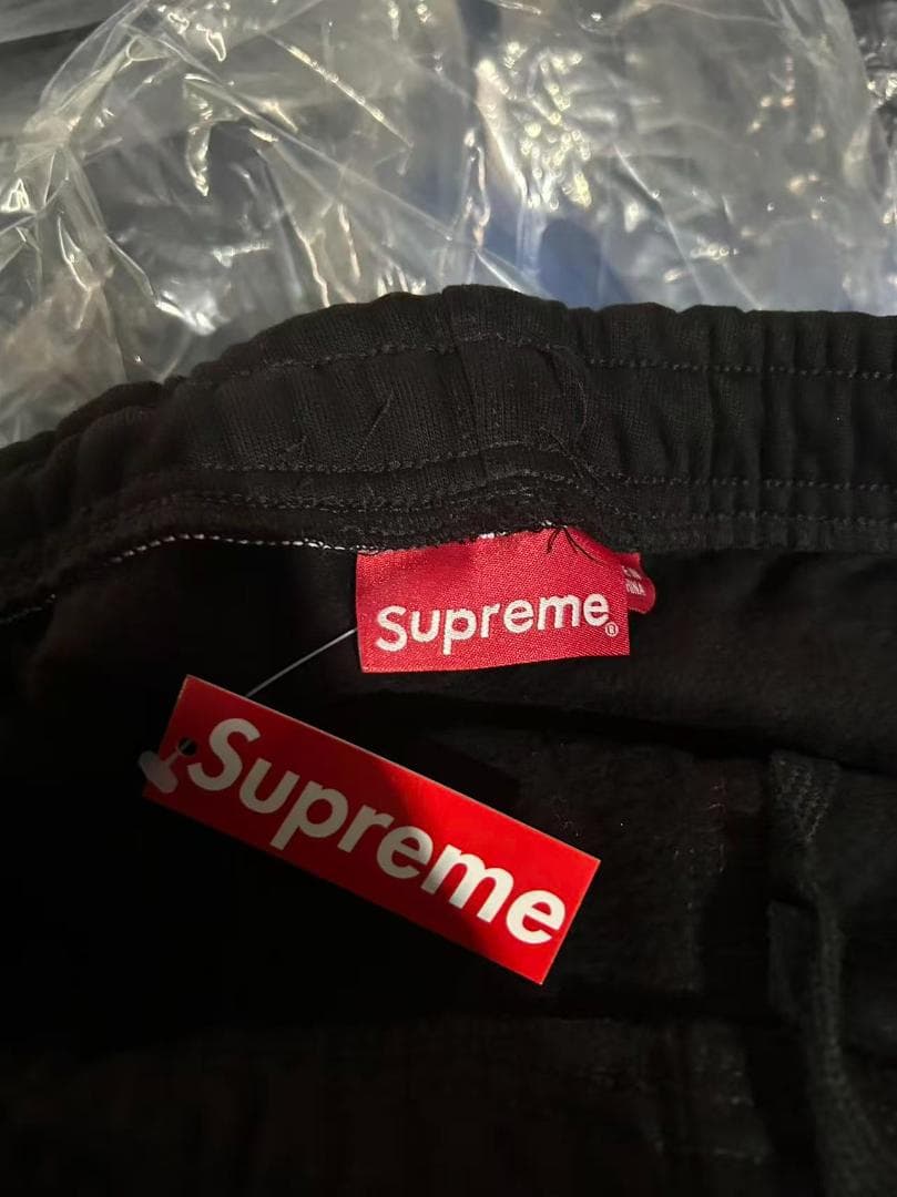Supreme シュプリーム 黒のスウェットパンツ Mサイズ