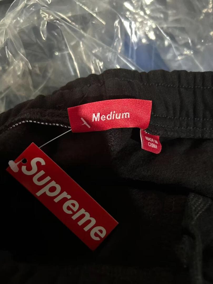 Supreme シュプリーム 黒のスウェットパンツ Mサイズ