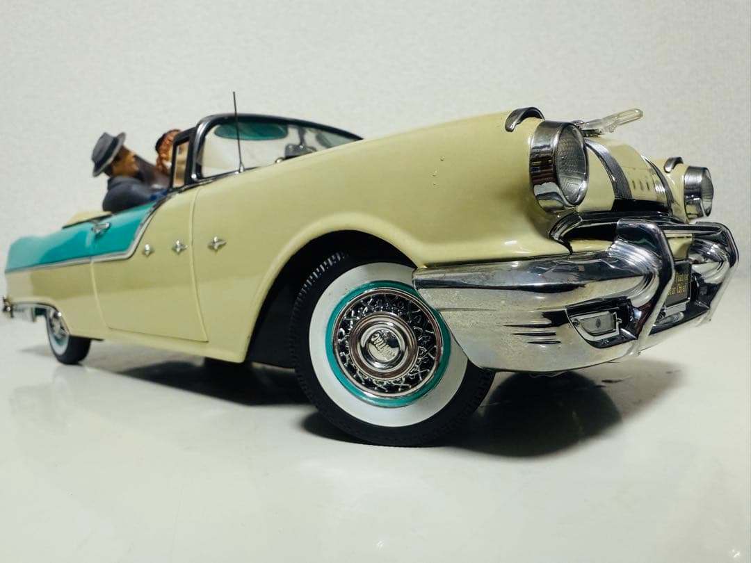 '55 Pontiacポンティアック StarChiefスターチーフ 1/18