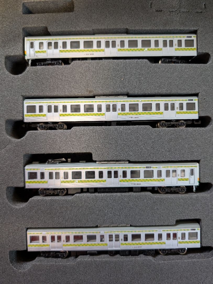 TOMIX改造品　211系電車矢絣色4両セット