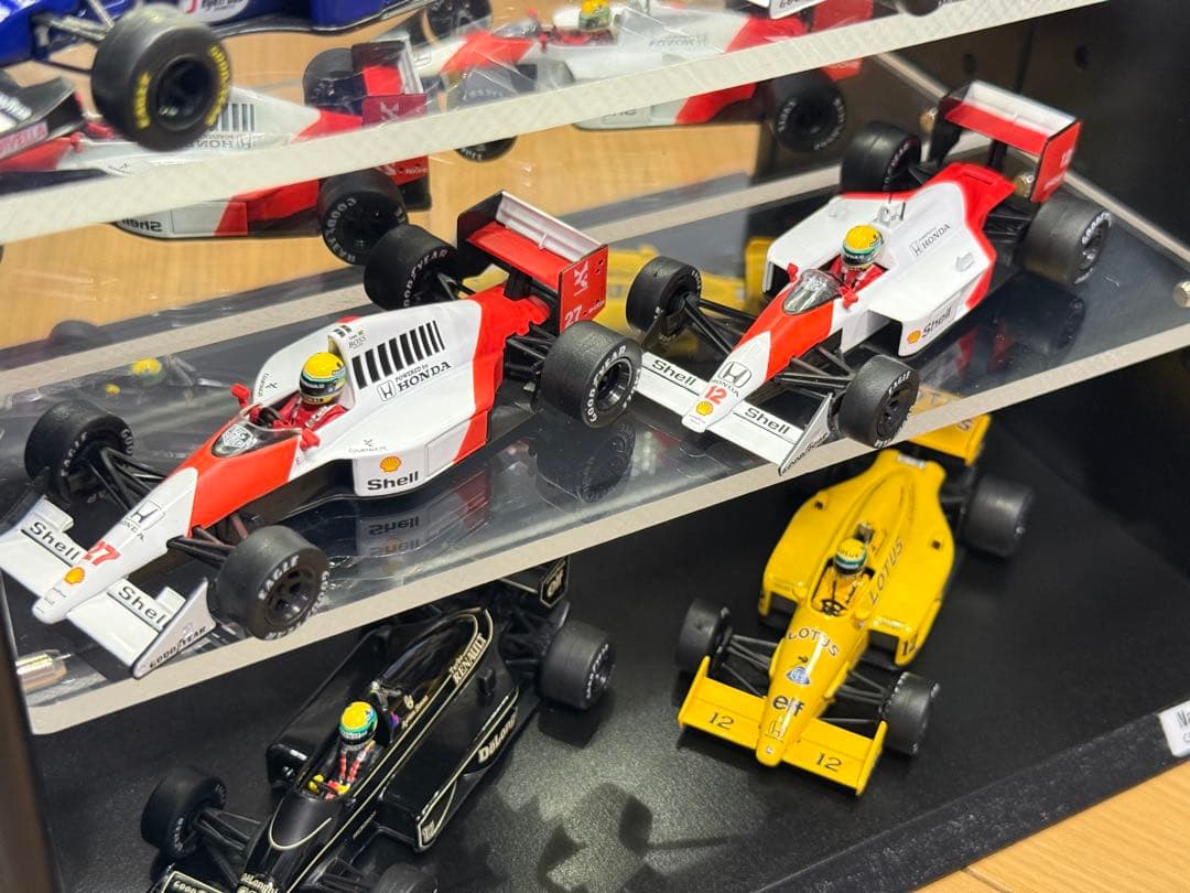 Altaya アイルトンセナ 1/43ミニカーコレクション　LEDショーケース