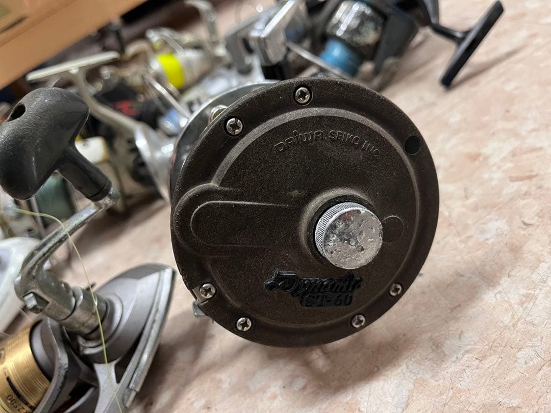 15個ジャンクリール　SHIMANO DAIWA などまとめ売り