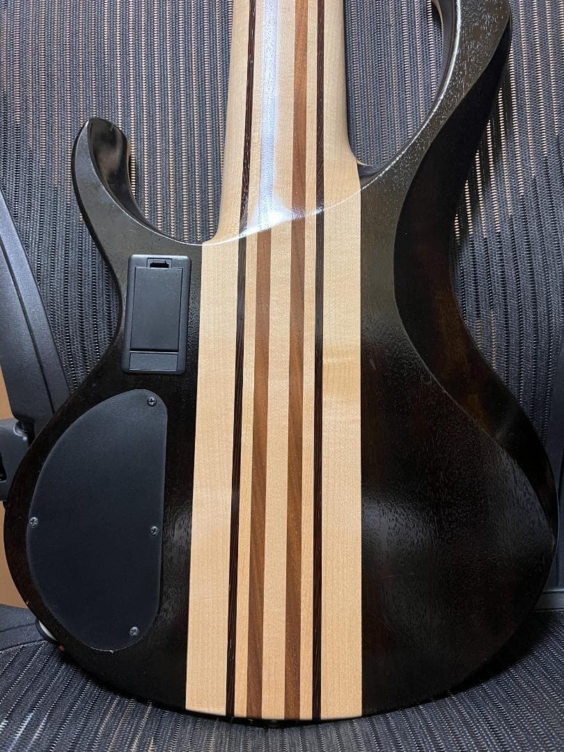 Ibanez BTB 747 ７弦　エレキベース ギグバッグ付き