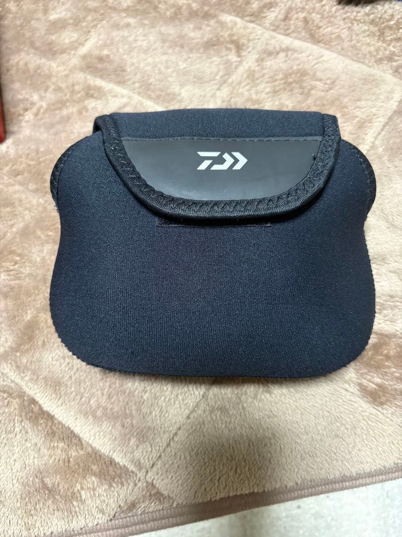 美品 DAIWA 23CYGNUS 2500XH-LBD スピニングリール