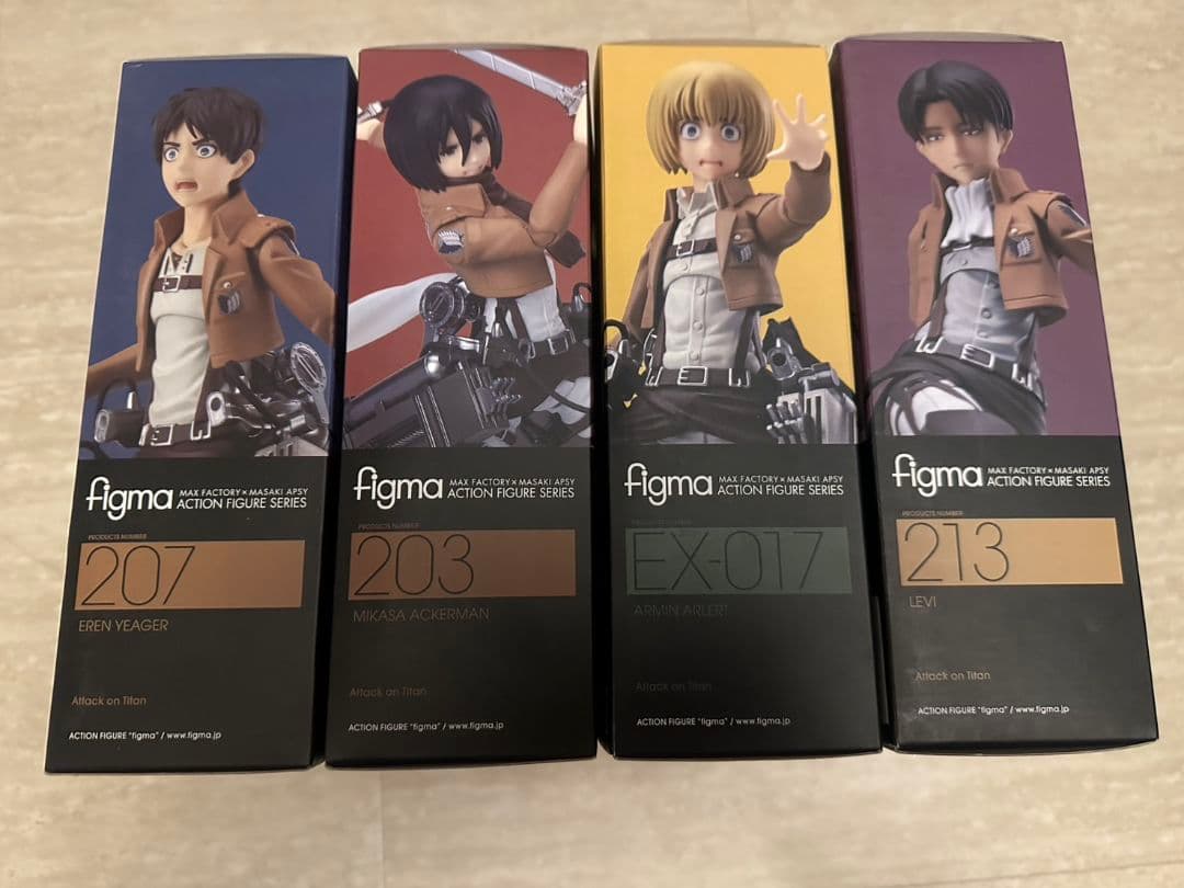 figma 進撃の巨人 フィギュア 4体セット　予約特典台座1点付き